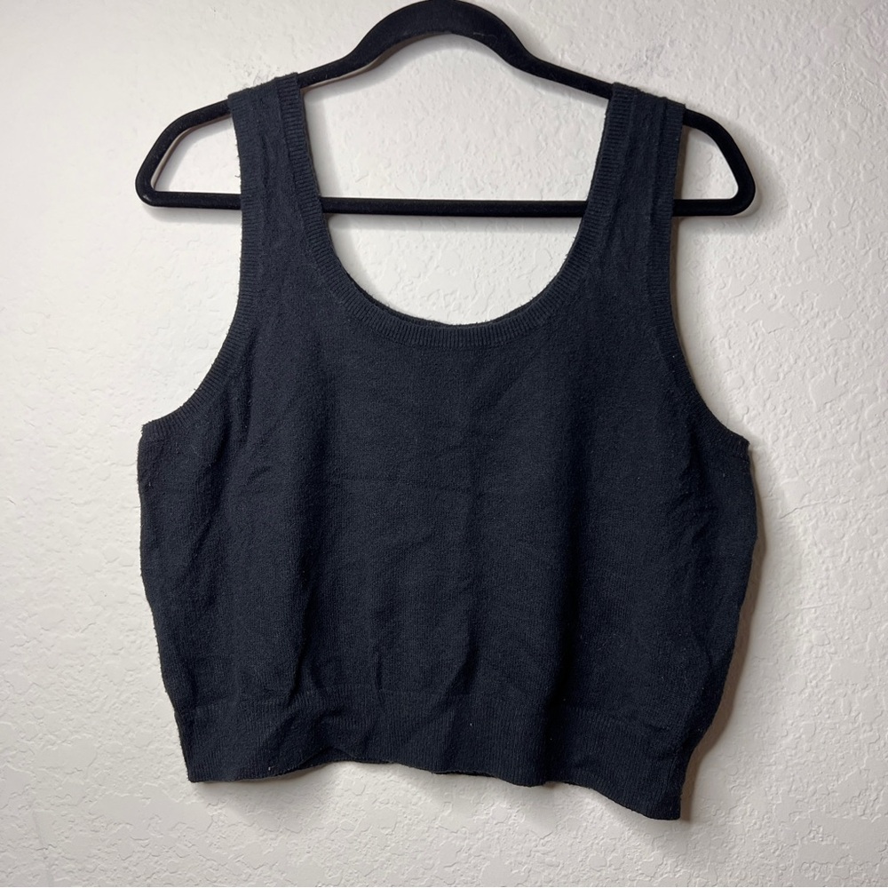 Lot of 2 GAP Cropped Tank Top Cotton Blend Red and Black XL Scoop Neck